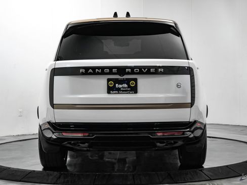 Used 2024 Land Rover Range Rover SV AWD/4WD image 12