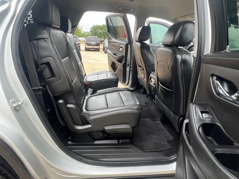 Used 2019 Chevrolet Traverse LT FWD image 15
