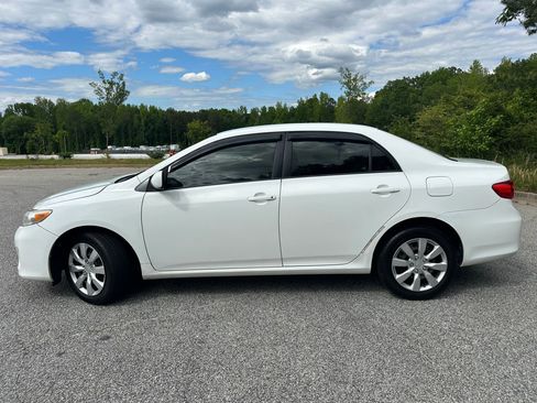 Used 2012 Toyota Corolla LE image 2