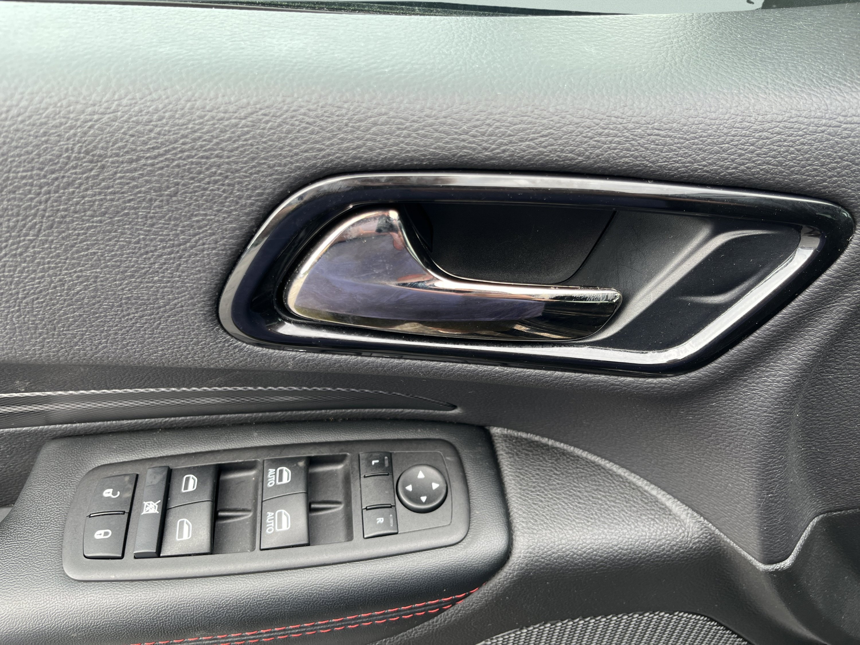 Used 2025 Dodge Durango GT AWD/4WD image 16