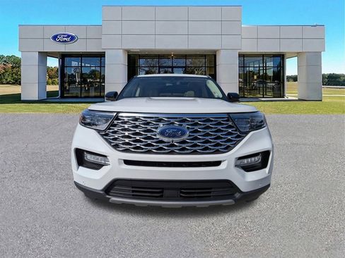 Certified 2023 Ford Explorer Platinum w/ Technology Package image 9