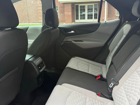 Used 2019 Chevrolet Equinox LS AWD/4WD image 9