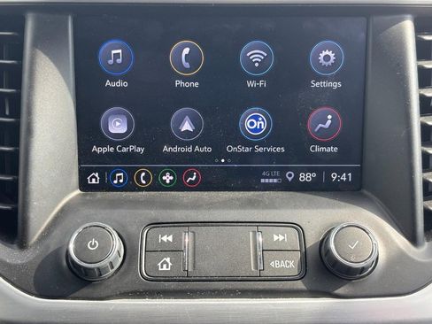 Used 2023 GMC Acadia SLE w/ Driver Convenience Package image 17