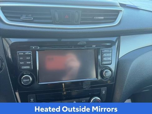 Used 2016 Nissan Rogue SV w/ SV Premium Package AWD/4WD image 18