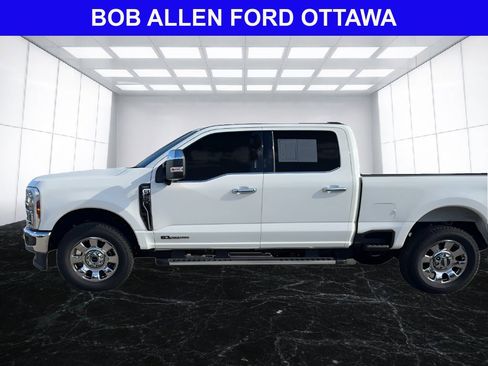 Used 2026 Ford F250 Lariat w/ Chrome Package AWD/4WD image 3