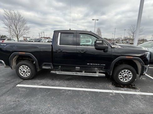 Used 2024 GMC Sierra 2500 SLE w/ SLE Convenience Package image 2