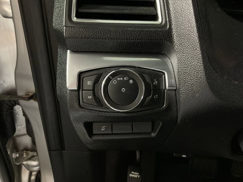 Used 2018 Ford Explorer Limited image 28