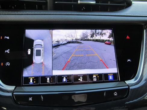 Used 2023 Cadillac XT6 Sport w/ Technology Package image 32