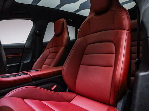 Certified 2024 Porsche Taycan GTS AWD/4WD image 5