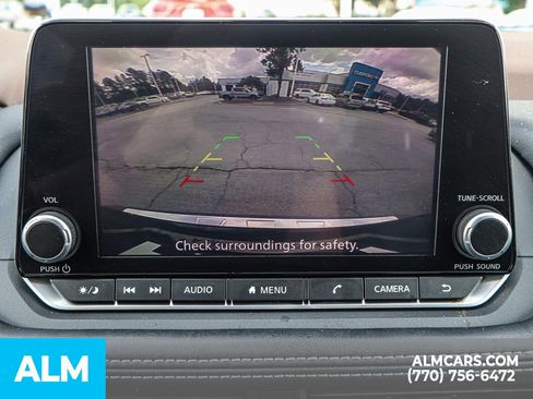 Used 2023 Nissan Rogue SV image 39