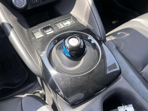 Used 2022 Nissan Leaf SL Plus image 30