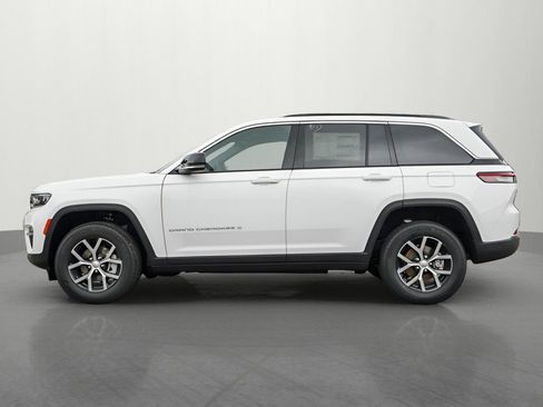 New 2025 Jeep Grand Cherokee Limited w/ Trailer Tow Package image 3