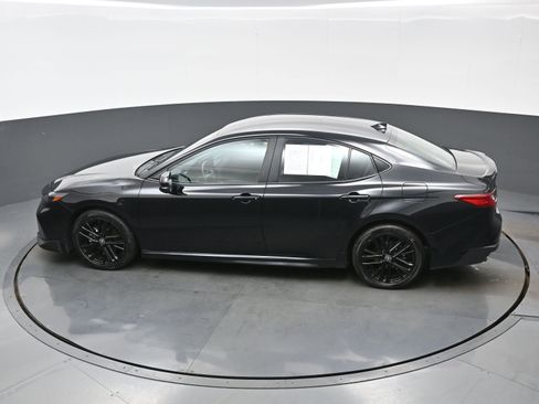 Used 2025 Toyota Camry SE image 35