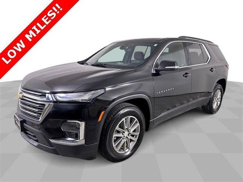 Used 2023 Chevrolet Traverse LT image 1