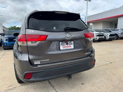 Used 2018 Toyota Highlander XLE w/ Protection Package #3 AWD/4WD image 9