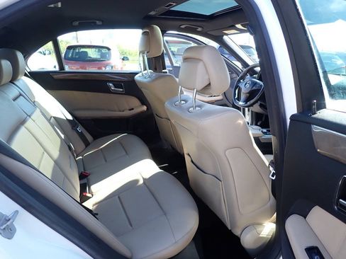 Used 2010 Mercedes-Benz E 350 4MATIC Sedan image 11
