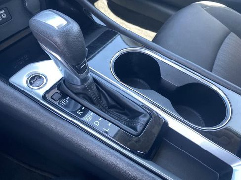 Used 2024 Nissan Altima 2.5 SV FWD image 37