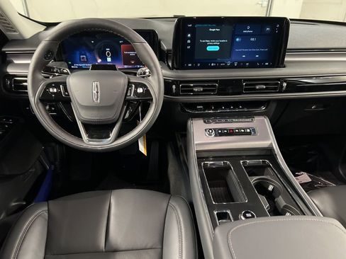 New 2026 Lincoln Aviator AWD image 8