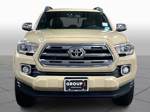 Used 2016 Toyota Tacoma Limited w/ Towing Package image 4