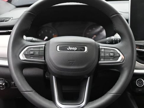 Used 2025 Jeep Compass Limited AWD/4WD image 28