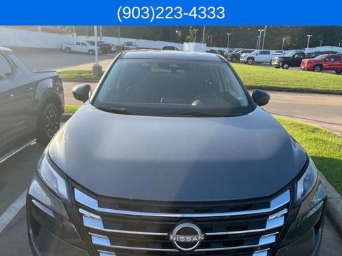 Used 2024 Nissan Rogue S FWD image 12