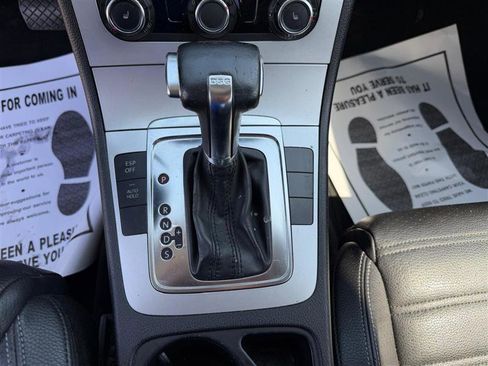 Used 2010 Volkswagen CC Sport image 30