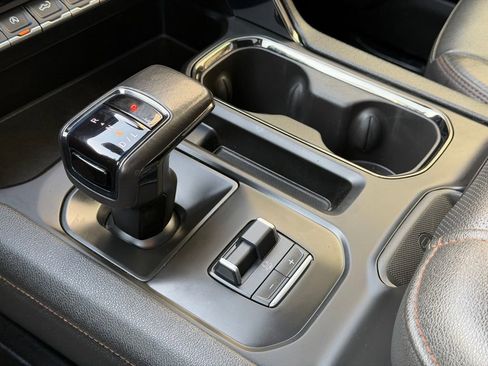 Used 2022 GMC Sierra 1500 AT4 w/ AT4 Premium Package image 16