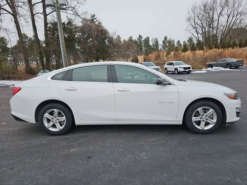 Used 2023 Chevrolet Malibu LS image 2