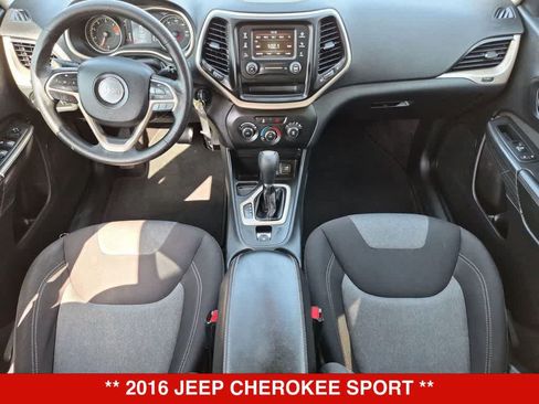 Used 2016 Jeep Cherokee Sport FWD image 14