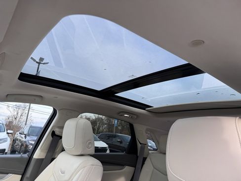 Used 2018 Cadillac XT5 Luxury w/ Driver Awareness Package image 32