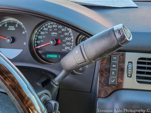 Used 2013 GMC Sierra 2500 Denali w/ Suspension Package, Off-Road image 22