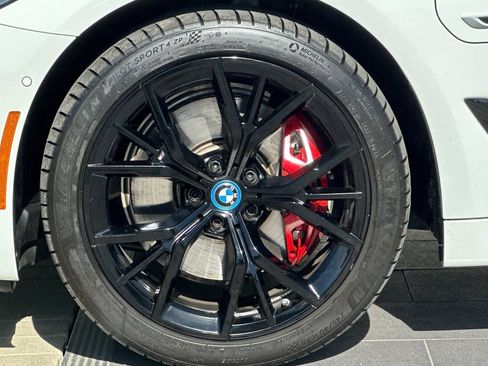 Used 2023 BMW 530e w/ M Sport Package RWD image 31
