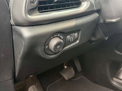 New 2026 Chrysler Pacifica Limited image 28