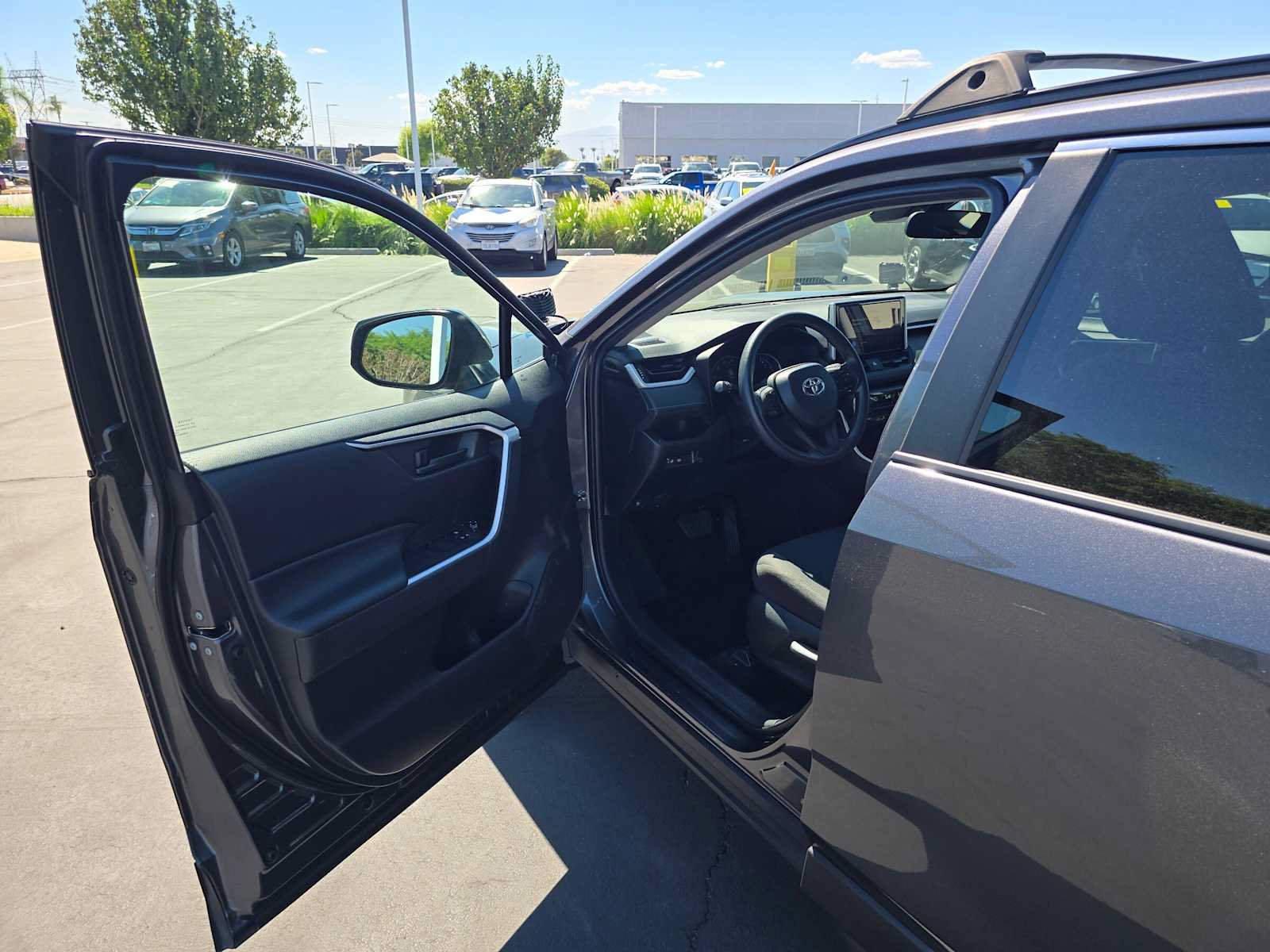 Used 2024 Toyota RAV4 LE AWD/4WD image 18