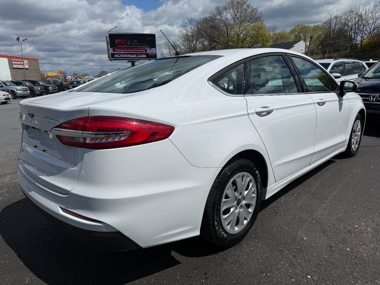 Used 2019 Ford Fusion S FWD image 5