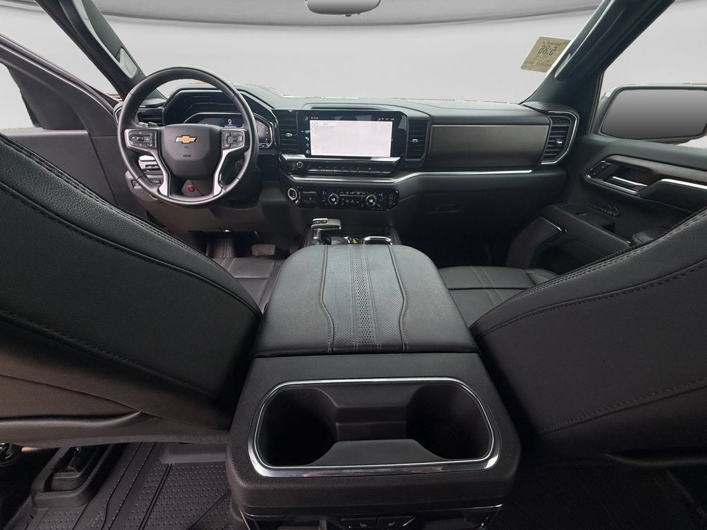 Used 2024 Chevrolet Silverado 1500 High Country w/ High Country Premium Package AWD/4WD image 24