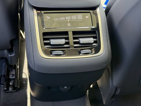 New 2026 Volvo XC90 B5 Core AWD/4WD image 16