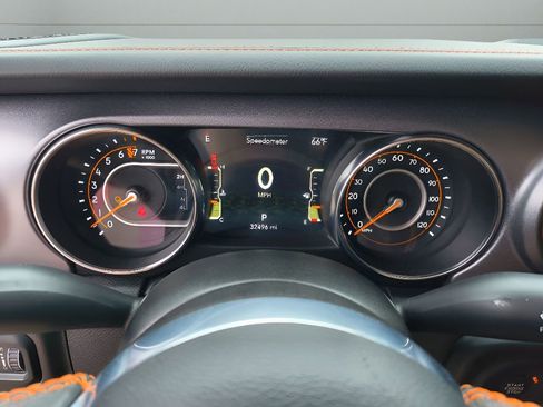 Used 2023 Jeep Gladiator Mojave w/ LED Lighting Group AWD/4WD image 15