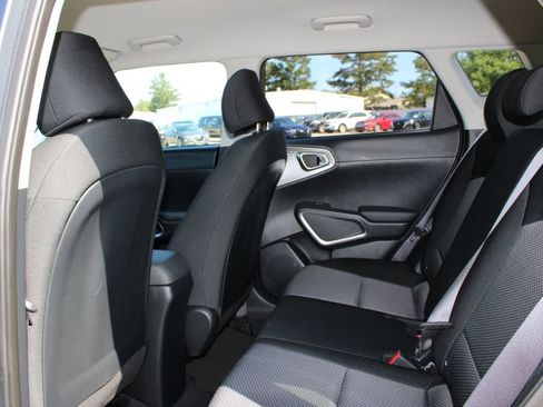 Used 2024 Kia Soul LX w/ Option Group 015 FWD image 13