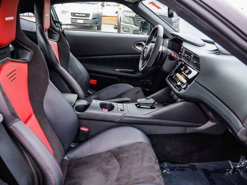 Used 2024 Nissan Z NISMO w/ Floor Mat Package RWD image 19