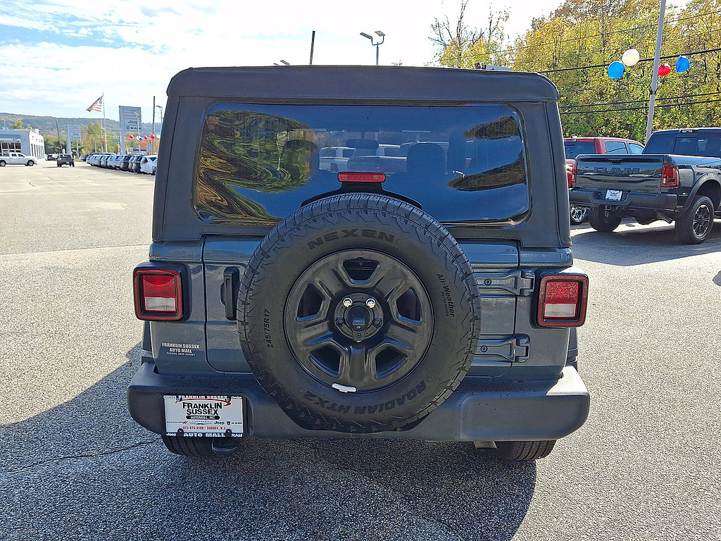 Used 2025 Jeep Wrangler Sport AWD/4WD image 21