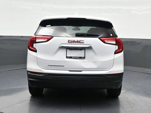 Used 2022 GMC Terrain SLE image 4
