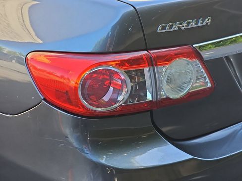 Used 2013 Toyota Corolla LE w/ Premium Pkg FWD image 35