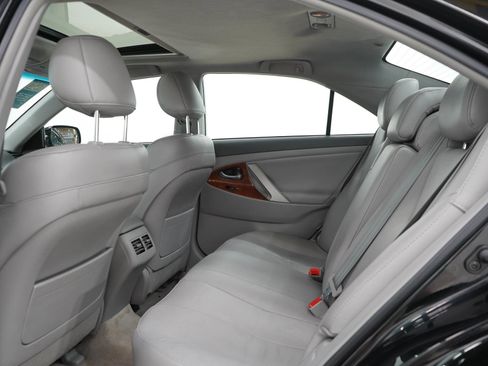 Used 2011 Toyota Camry XLE w/ XLE Extra-Value Pkg #1 FWD image 13