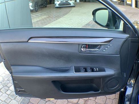 Used 2018 Lexus ES 350 w/ Luxury Package w/Wood Trim image 13