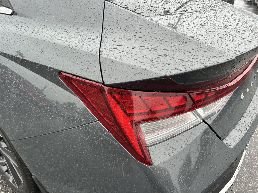Certified 2024 Hyundai Elantra Limited FWD image 14