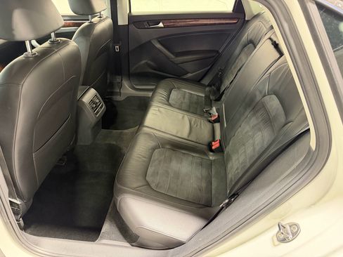 Used 2013 Volkswagen Passat TDI SEL Premium image 21