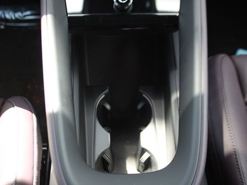 Certified 2025 Porsche Macan Electric RWD image 42