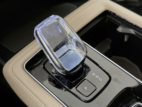 New 2026 Volvo XC90 B6 Plus w/ Protection Package Premier image 16