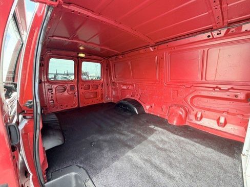 Used 2002 Ford E-350 and Econoline 350 Super Duty RWD image 12
